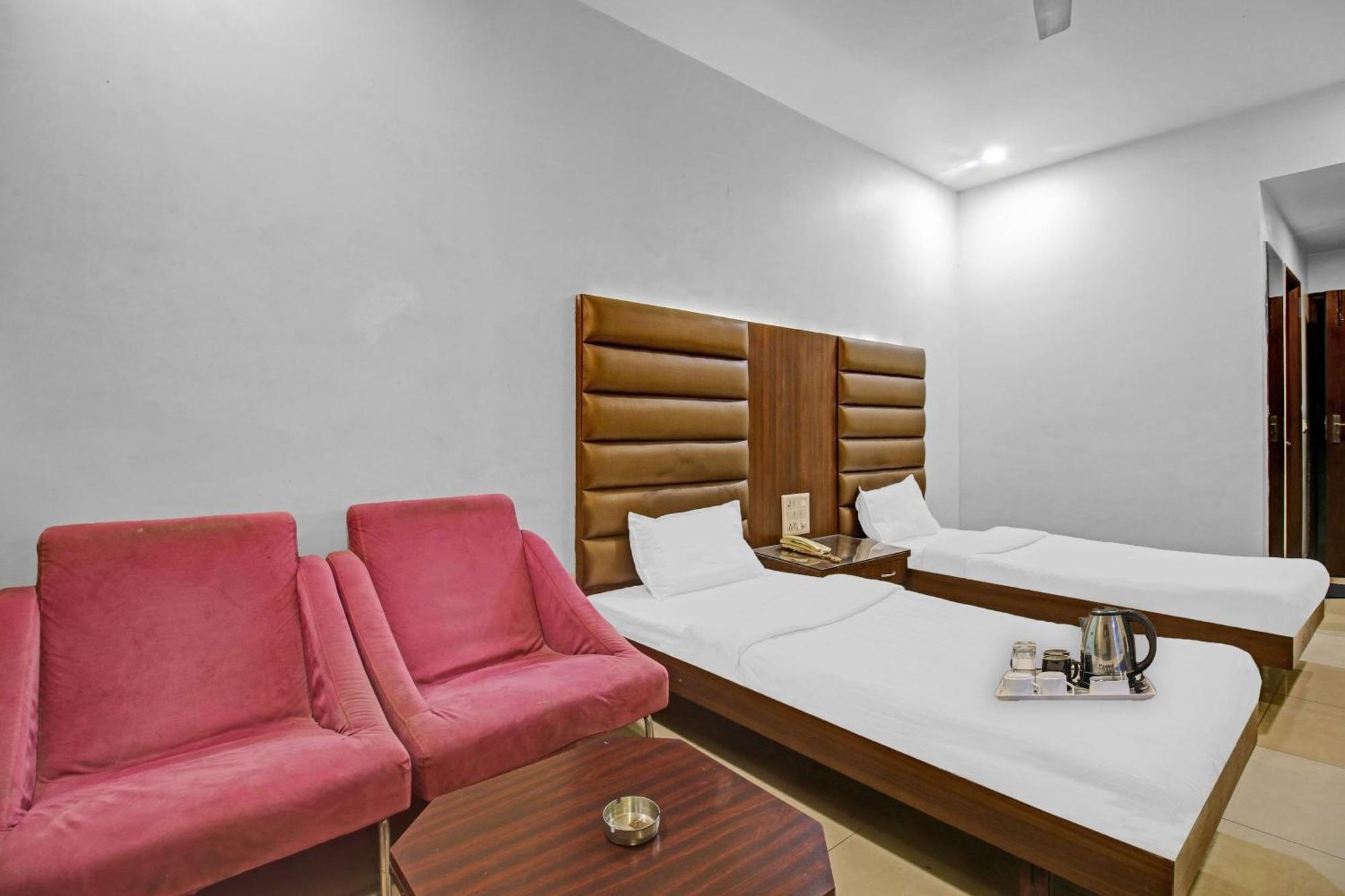 Collection O Surya Hotel โบปาล ภายนอก รูปภาพ