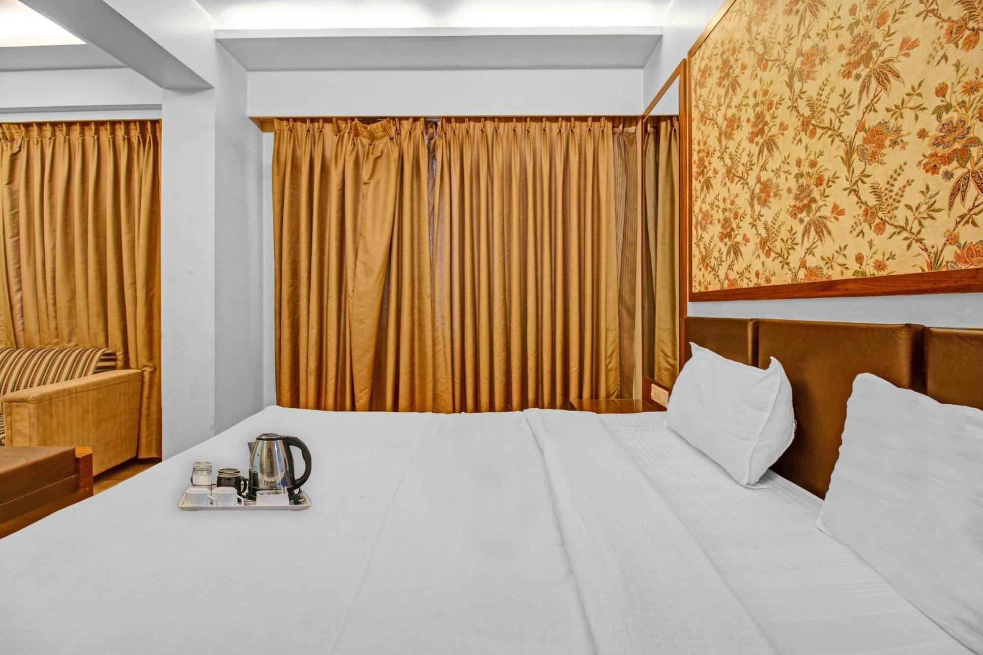 Collection O Surya Hotel โบปาล ภายนอก รูปภาพ